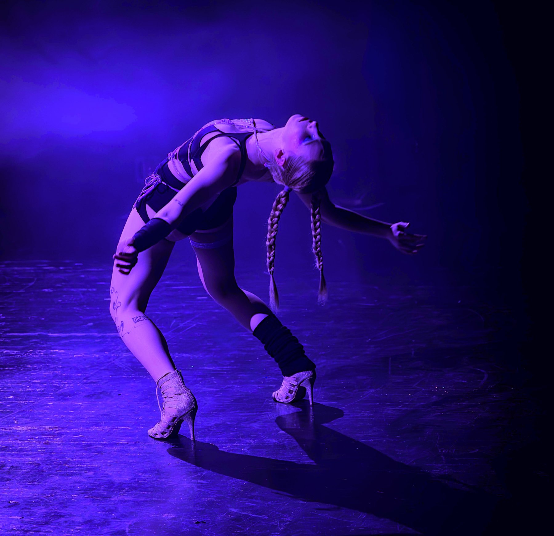 Kleo Nix, scène de cabaret